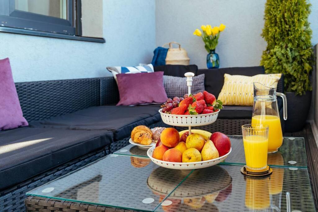 Sunset Terrace In The Old Town Apartment Bucharest Exterior photo